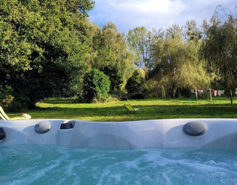Landévant Le Domaine Des Sources Bed & Breakfast エクステリア 写真